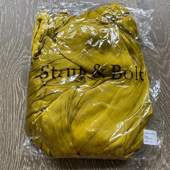 Strut & Bolt 6783 Platinum Chartreuse jumpsuit - Picture 3 of 8